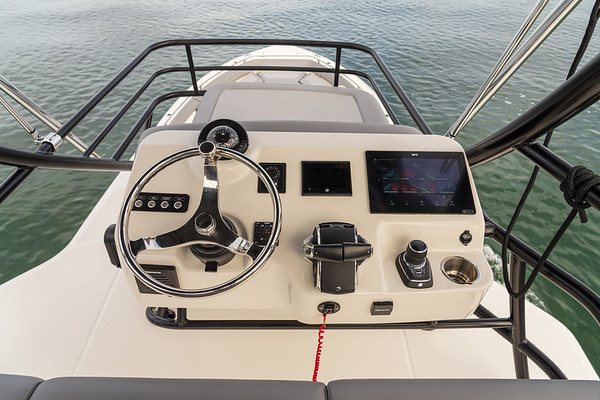 Boston Whaler 420 Outrage фото 1.7