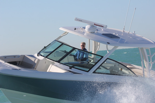 Boston Whaler 320 Vantage фото 1.4