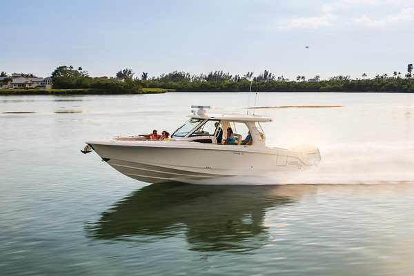 Boston Whaler 350 Realm фото 1.1