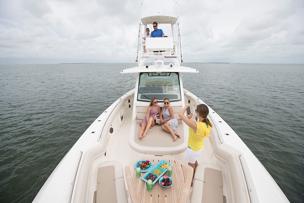 Boston Whaler 380 Outrage фото 1.2