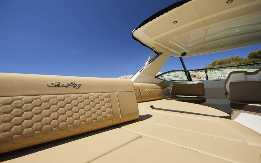 Sea Ray Sundancer 320 - 2020 фото 1.14