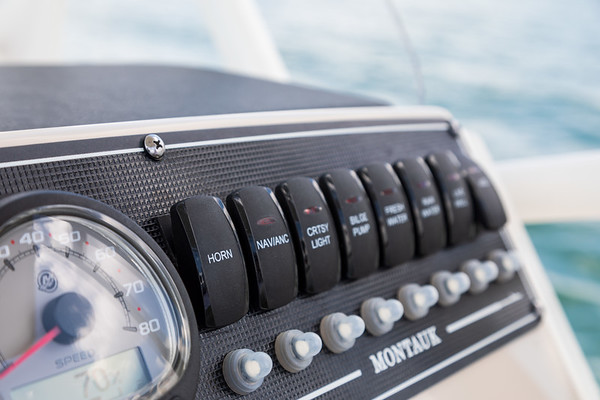 Boston Whaler 210 Montauk фото 1.4