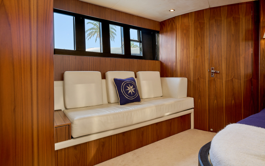 Fairline Squadron 78 - 2012 фото 2.6