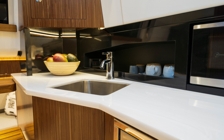 Sea Ray  SUNDANCER 370 фото 1.1