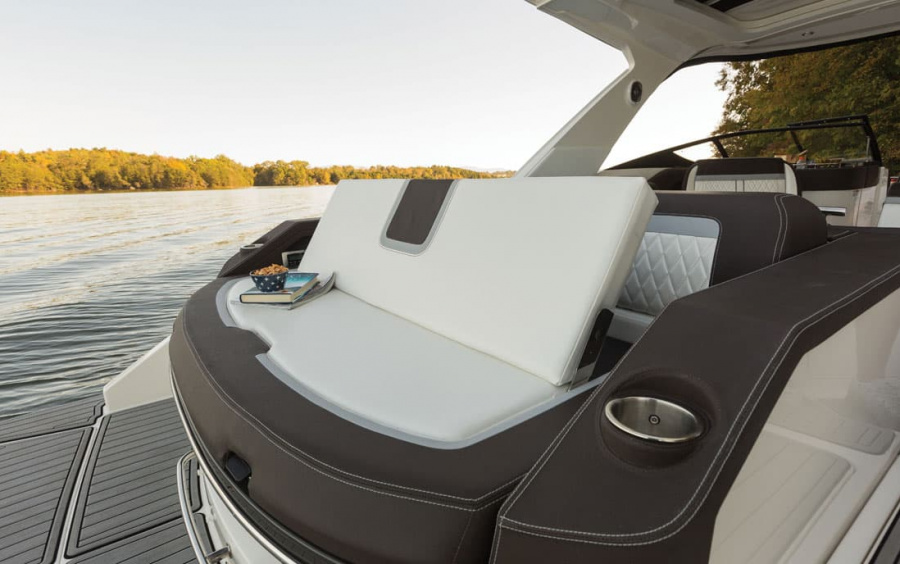 Sea Ray  SLX 310 OB (Outboard) фото 2.9