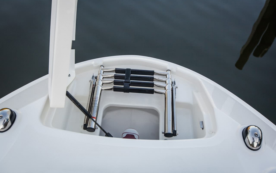 Sea Ray  SLX 350 фото 2.1