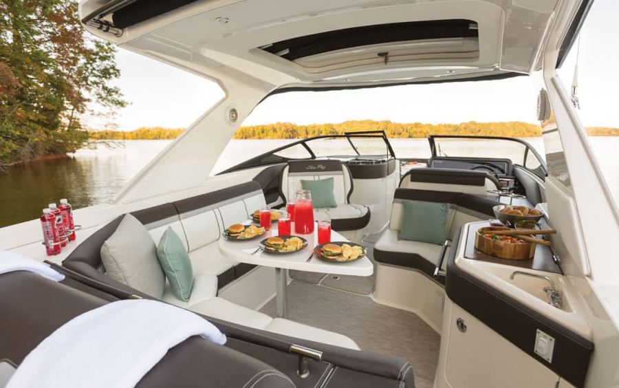 Sea Ray  SLX 310 OB (Outboard) фото 2.1