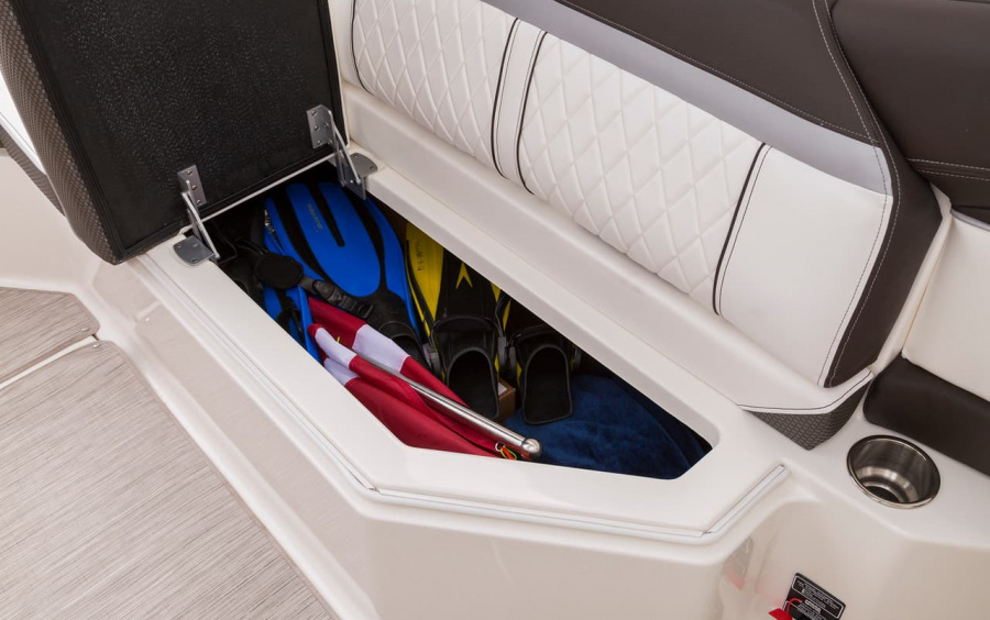 Sea Ray  SLX 350 фото 2.7