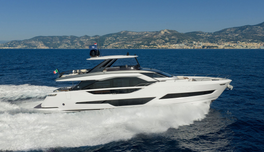 Ferretti Yachts 800