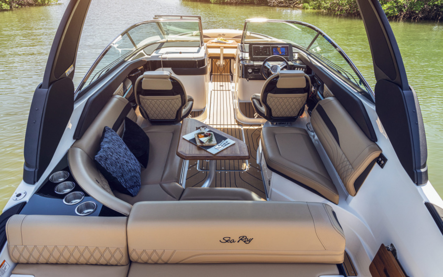 Sea Ray SLX 260 OB фото 1.2