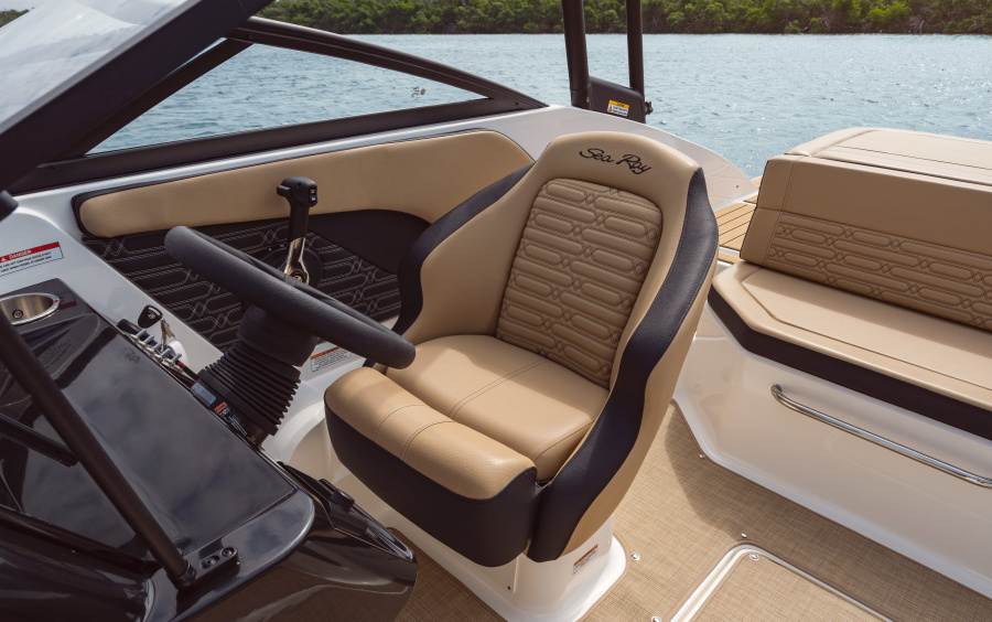 Sea Ray 190 SPX фото 1.9