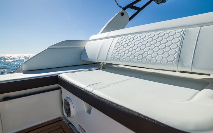 Sea Ray SDX 250 фото 2.4