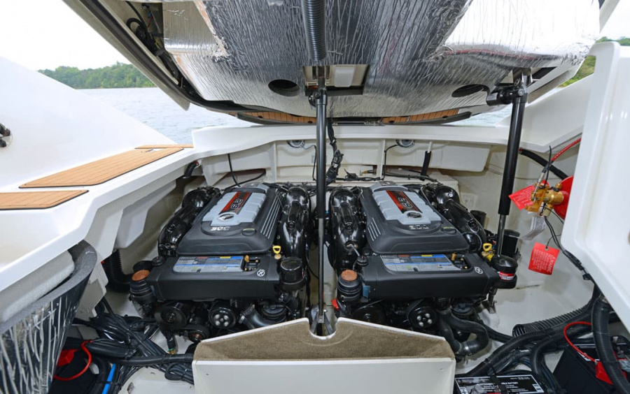 Sea Ray  SLX 310 фото 2.18