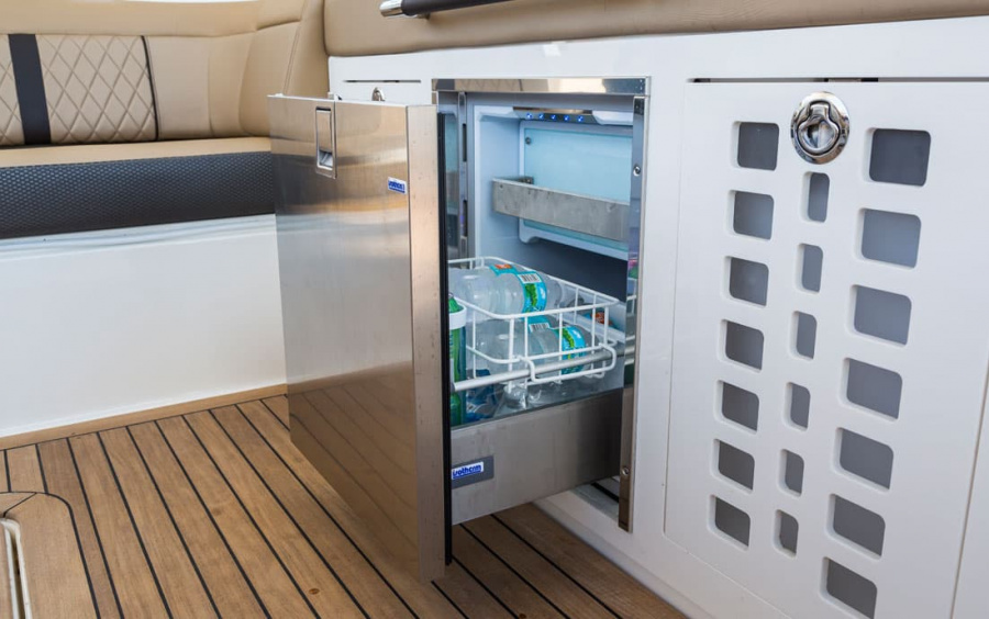 Sea Ray SLX 400 OB фото 2.9