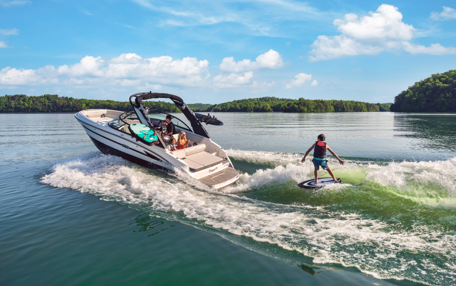 Sea Ray  SDX 230 Surf фото 1.4