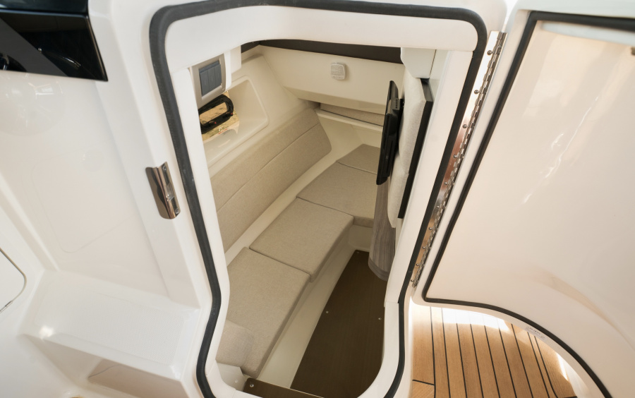 Sea Ray  SLX 350 OB (Outboard) фото 1.5