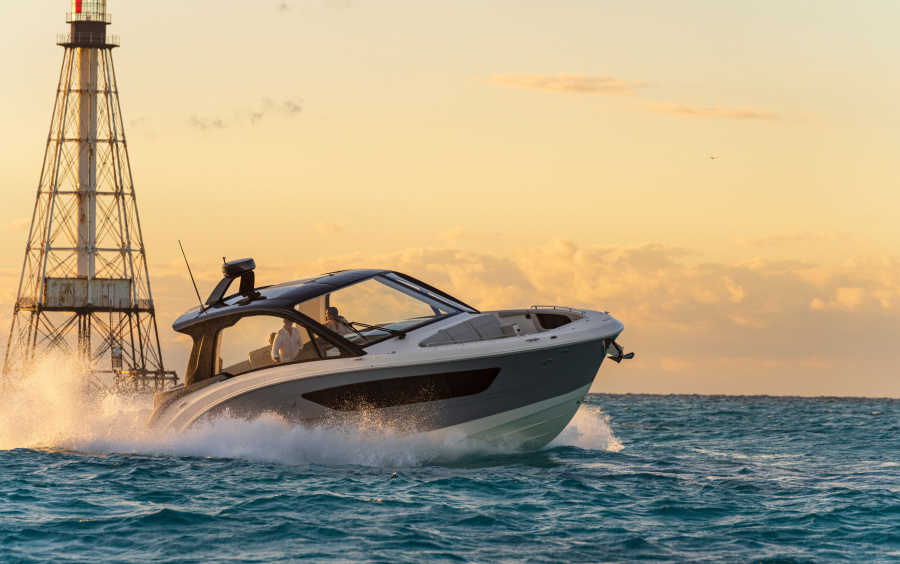 Sea Ray SUNDANCER 370 OB фото 1.1