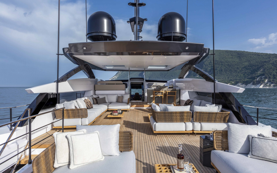 Custom Line Saetta 106 фото 2.16