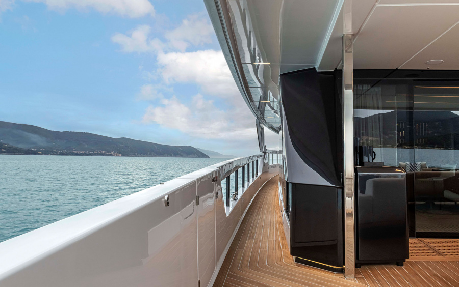 Ferretti Yachts INFYNITO 90 New фото 1.10