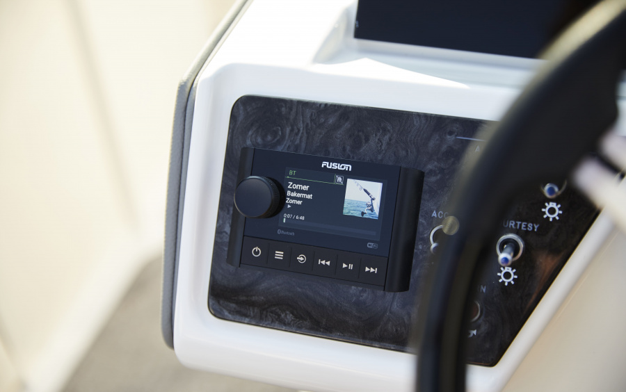 Sea Ray 230 SPX/488 фото 1.6