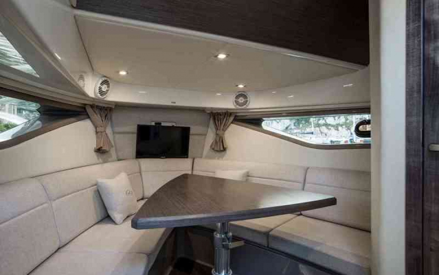 Sea Ray  Sundancer 320 Outboard фото 1.8