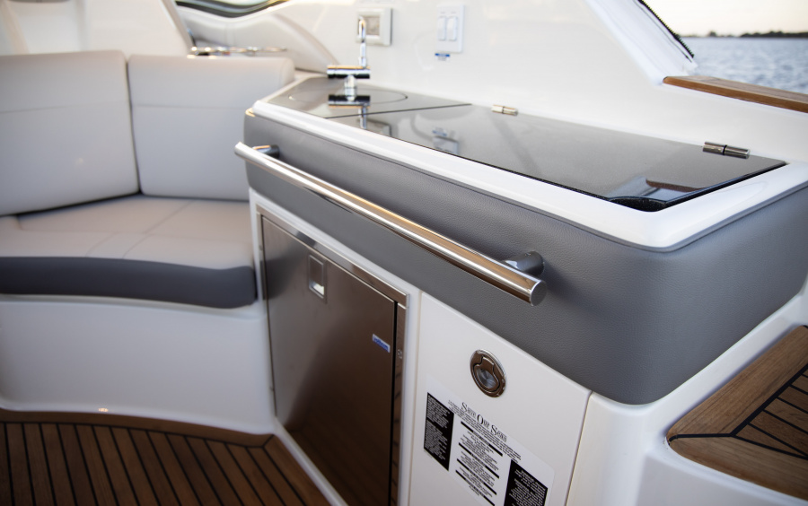 Sea Ray Sundancer 320 Outboard фото 1.6