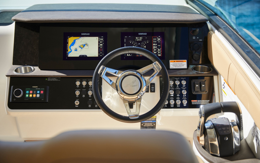 Sea Ray  Sundancer 320 Coupe/546 фото 1.7