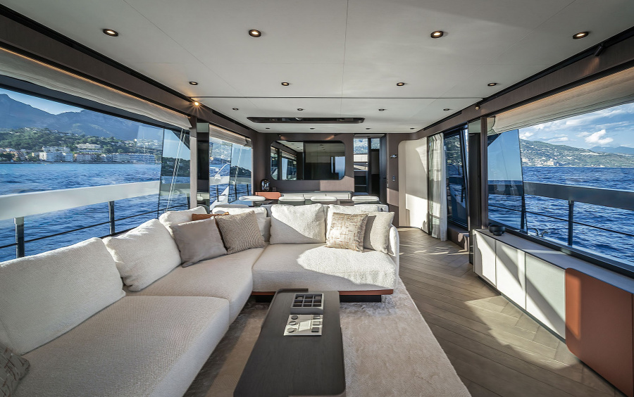Ferretti Yachts 800 фото 2.1