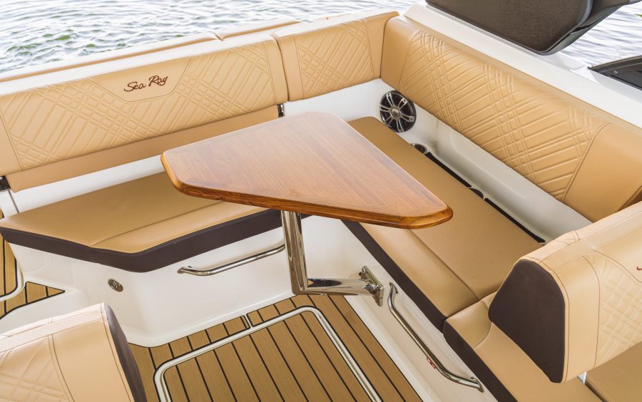 Sea Ray  SDX 230 фото 1.6