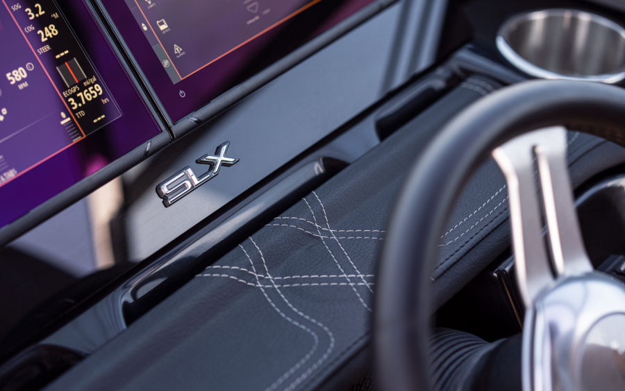 Sea Ray SLX 260 фото 1.5