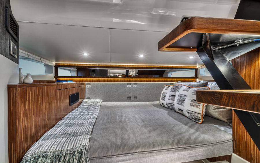 Sea Ray  SUNDANCER 370 фото 1.3