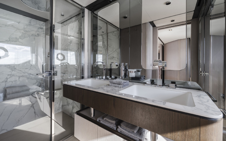 Ferretti Yachts 860 фото 1.4