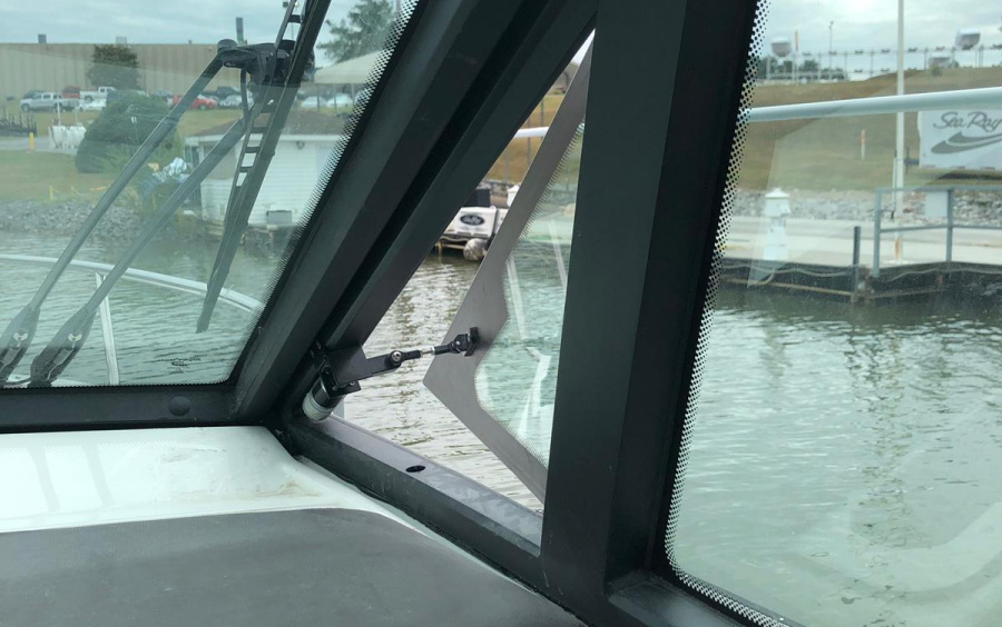 Sea Ray  Sundancer 320 Coupe/546 фото 1.3