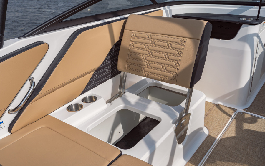 Sea Ray  190 SPX OB (Outboard) фото 1.4