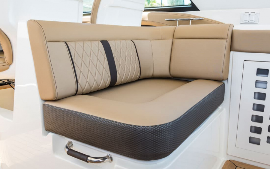 Sea Ray SLX 400 OB фото 2.8