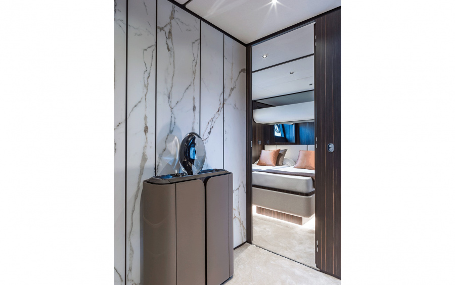 Ferretti Yachts 940 фото 2.15