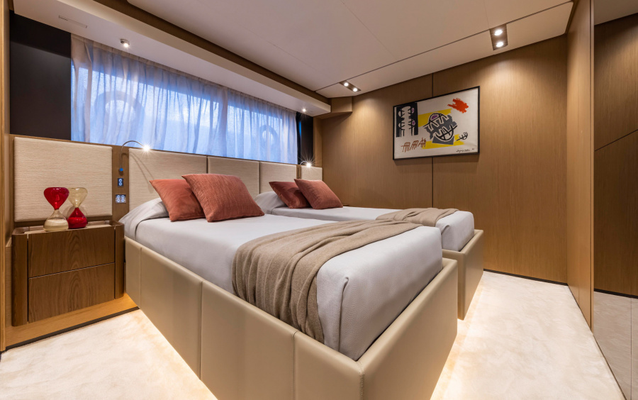 Ferretti Yachts 1000 фото 2.31