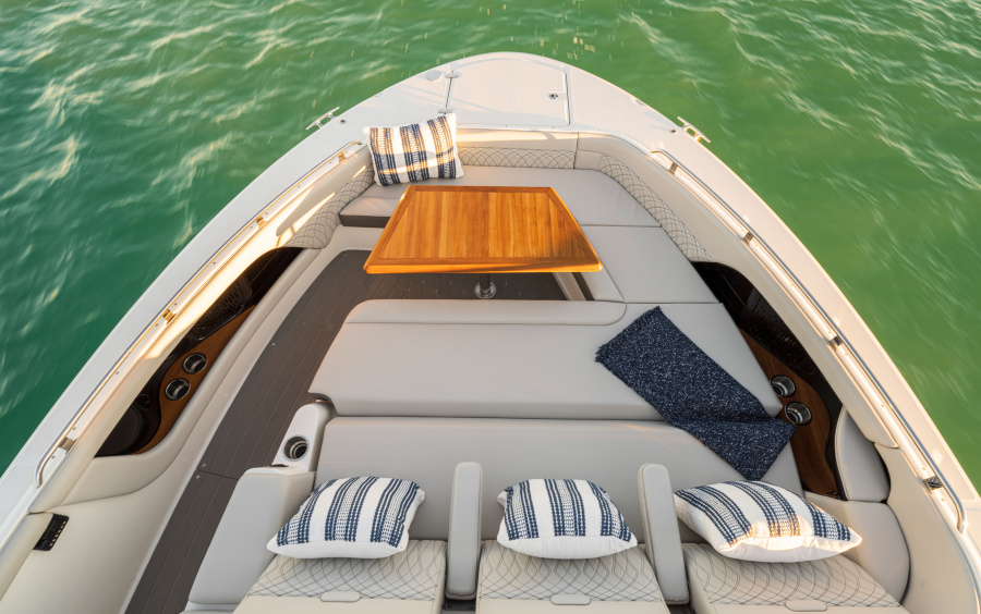 Sea Ray SUNDANCER 370 OB фото 1.3