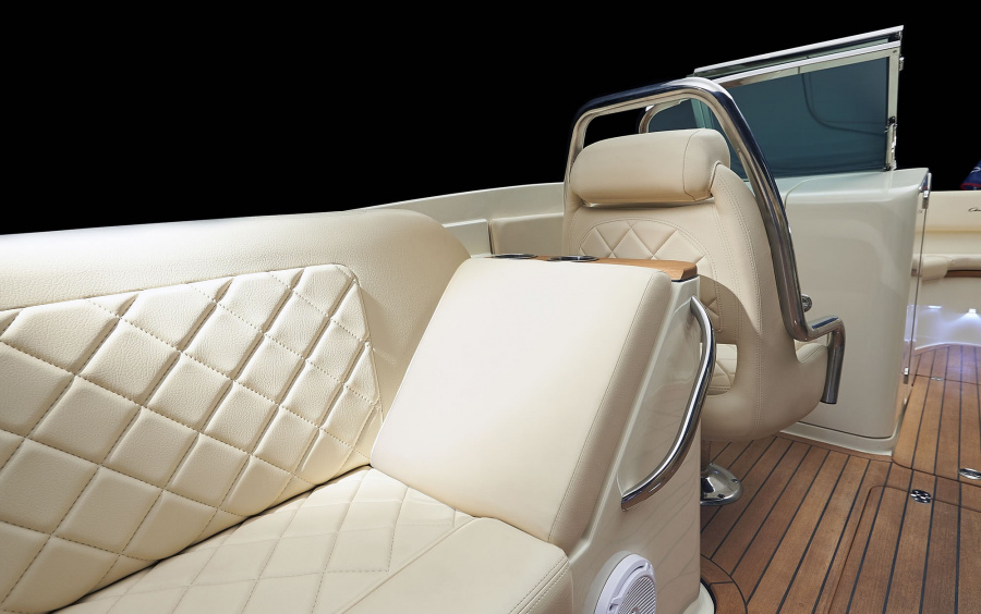 Chris-Craft Launch 27 фото 1.9