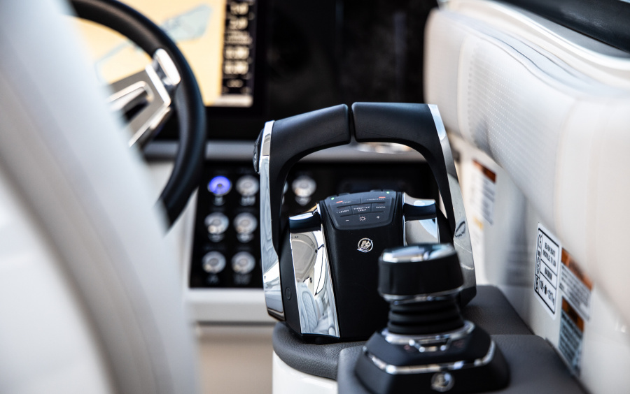 Sea Ray Sundancer 320 Outboard фото 1.5