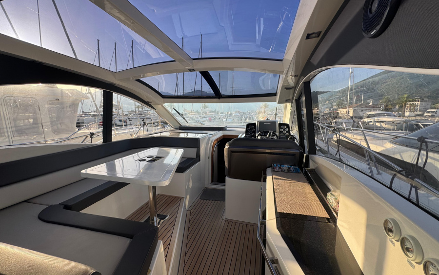 Galeon 445 HTS фото 2.1